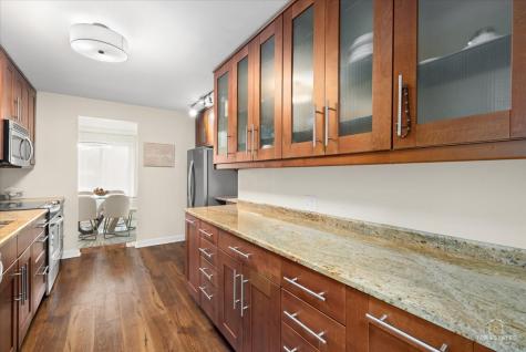 1405 East Central Road Arlington Heights IL 60005