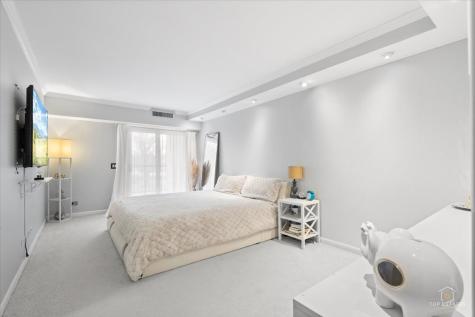 1405 East Central Road Arlington Heights IL 60005