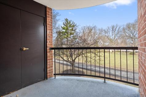 1405 East Central Road Arlington Heights IL 60005