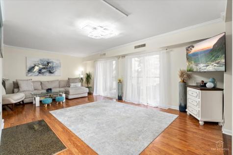 1405 East Central Road Arlington Heights IL 60005
