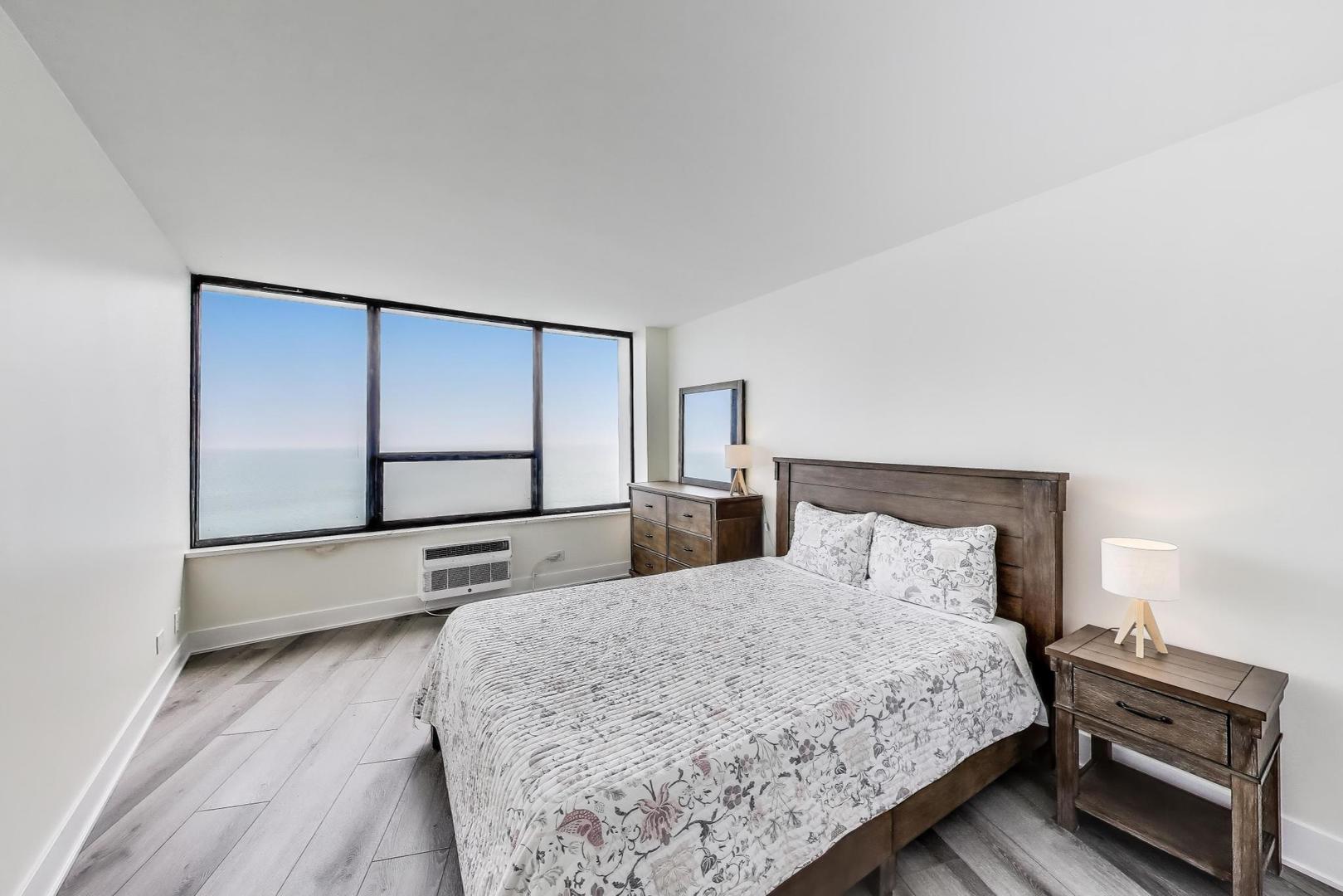 940 West Glenlake Avenue Chicago IL 60660