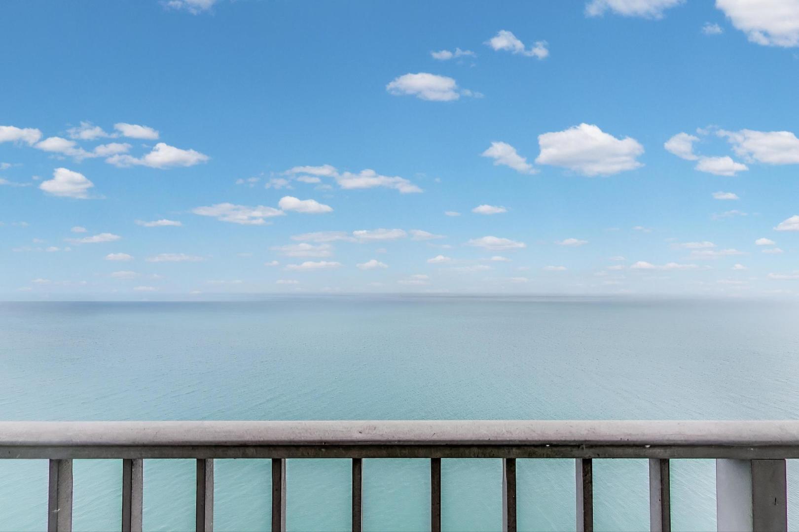 940 West Glenlake Avenue Chicago IL 60660