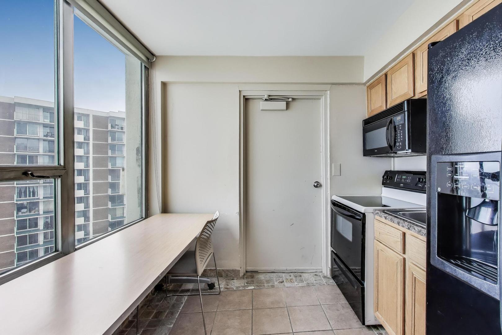 940 West Glenlake Avenue Chicago IL 60660