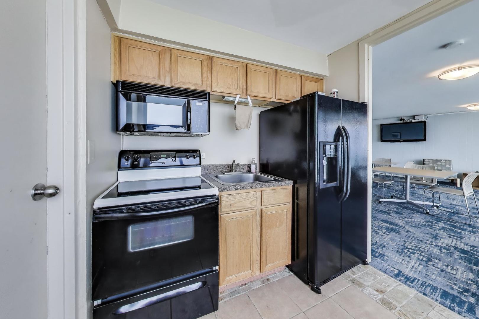 940 West Glenlake Avenue Chicago IL 60660
