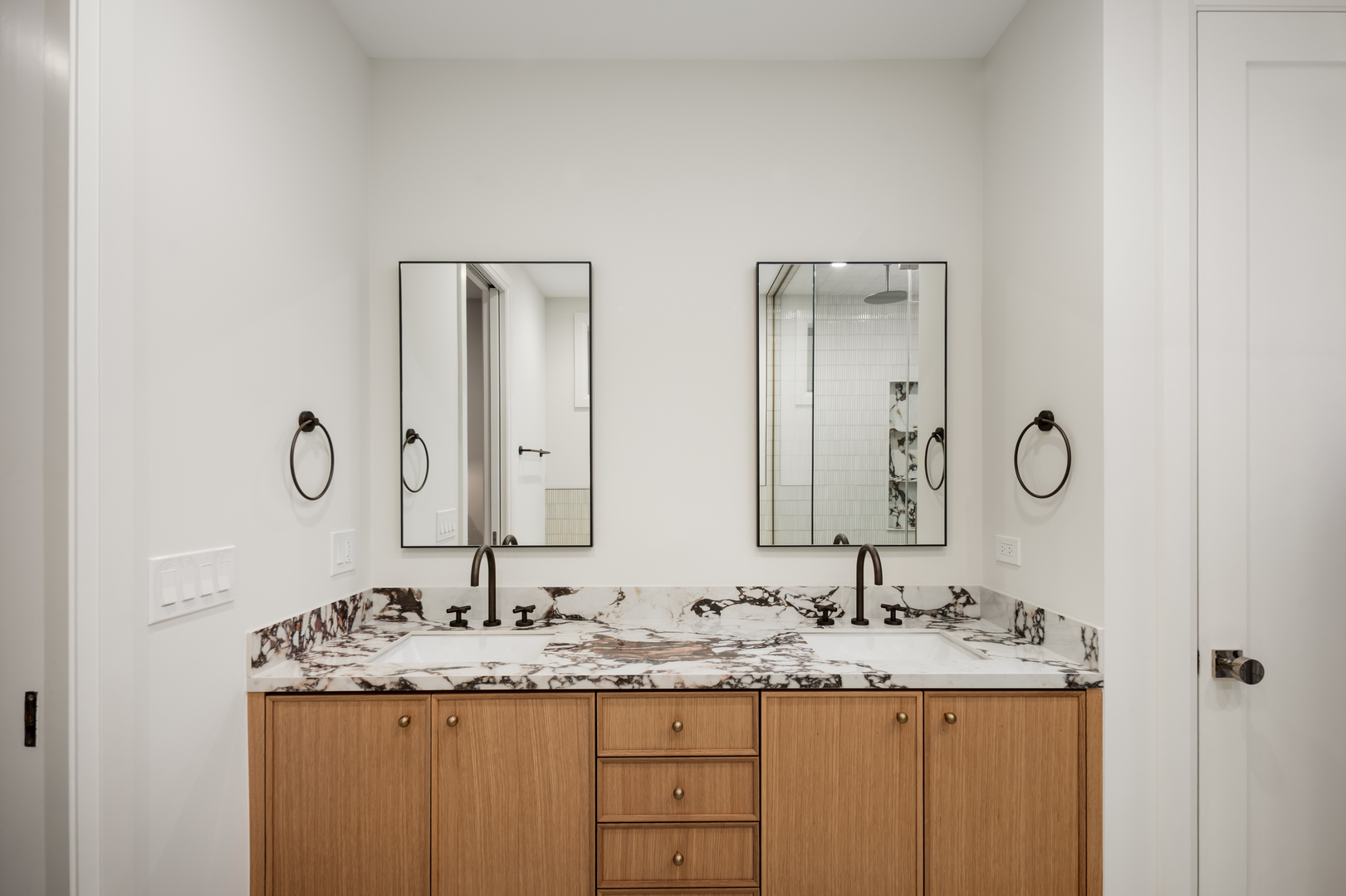 3617 North Magnolia Avenue Chicago IL 60657