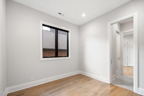 3617 North Magnolia Avenue Chicago IL 60657