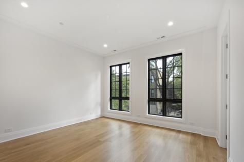 3617 North Magnolia Avenue Chicago IL 60657