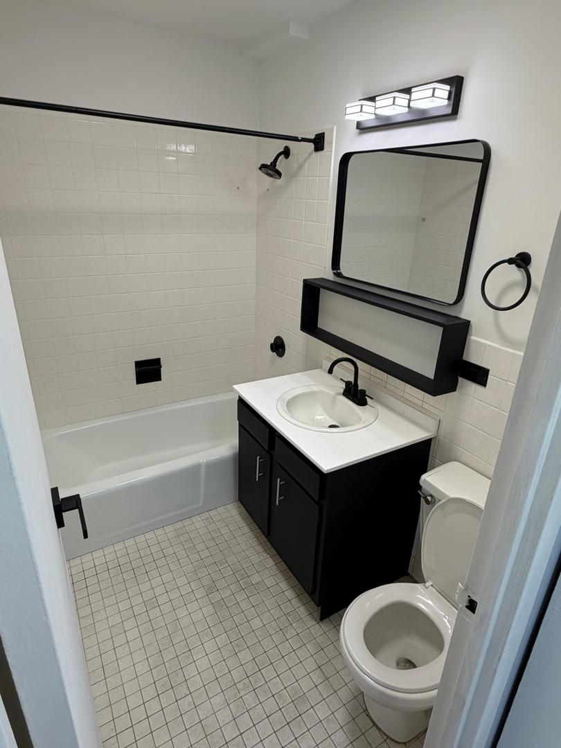 4300 West Ford City Drive Chicago IL 60652