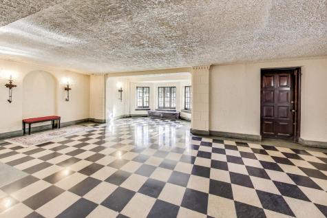 6850 South South Shore Drive Chicago IL 60649