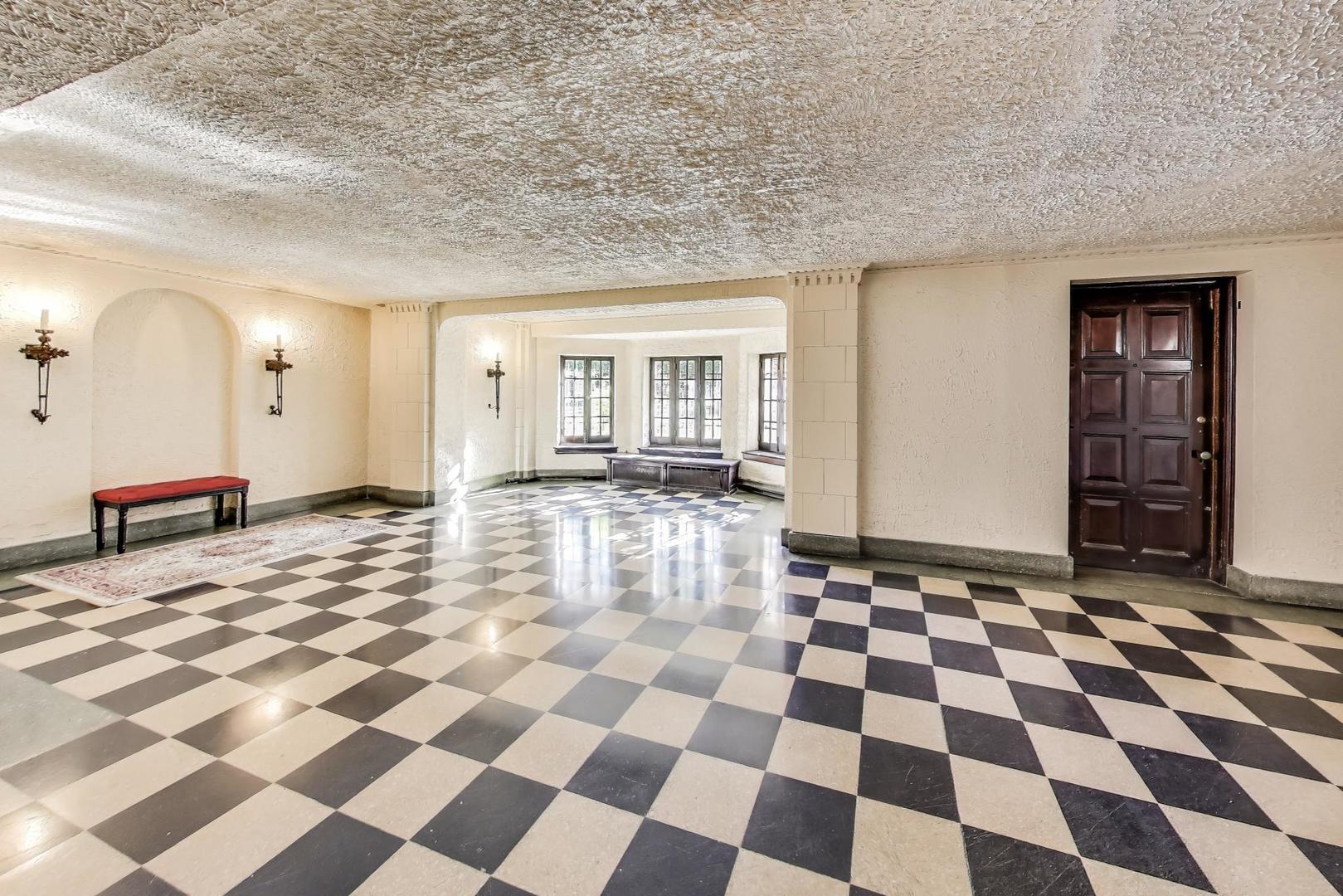 6850 South South Shore Drive Chicago IL 60649