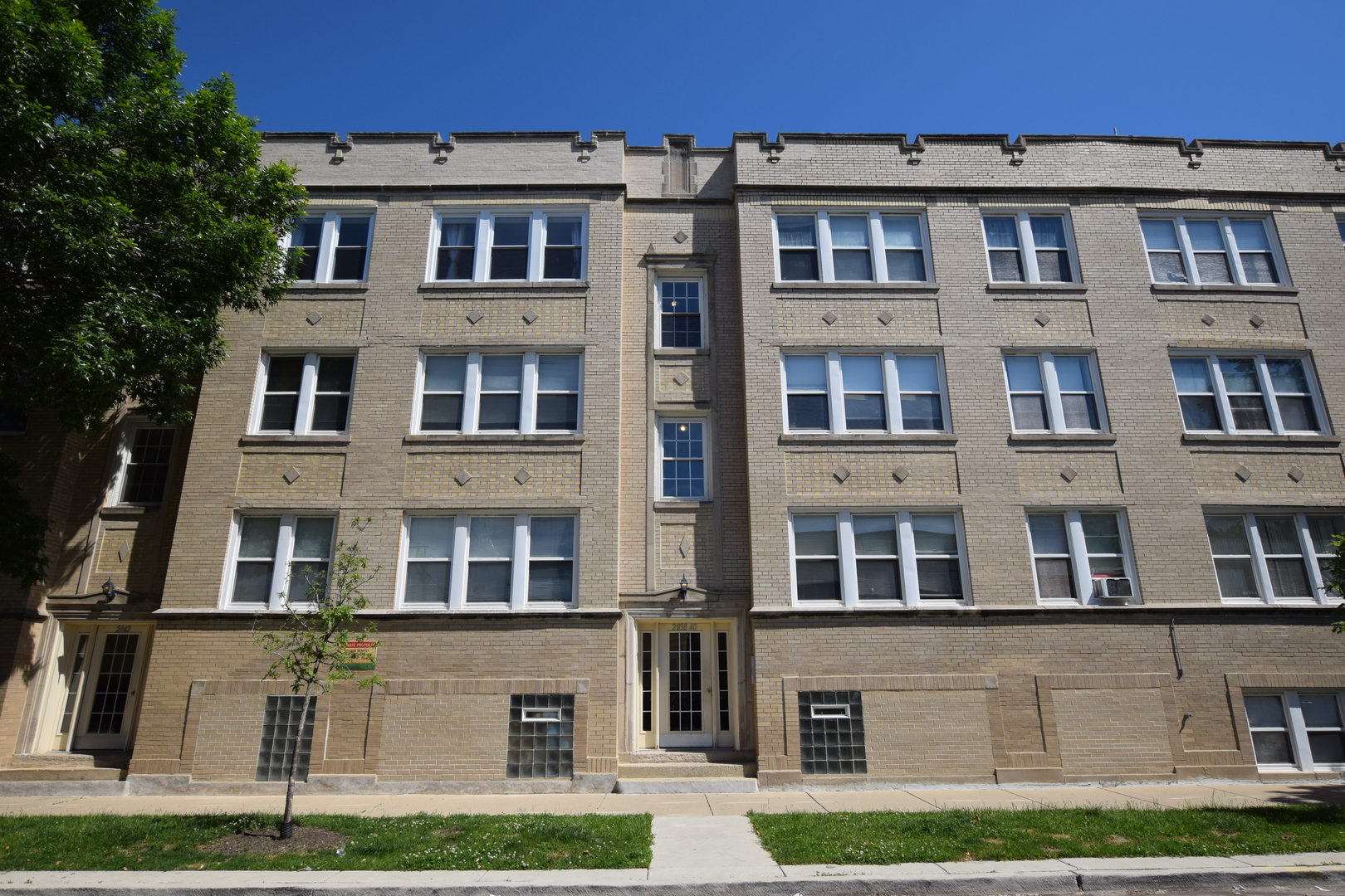 2840 West Glenlake Avenue Chicago IL 60659