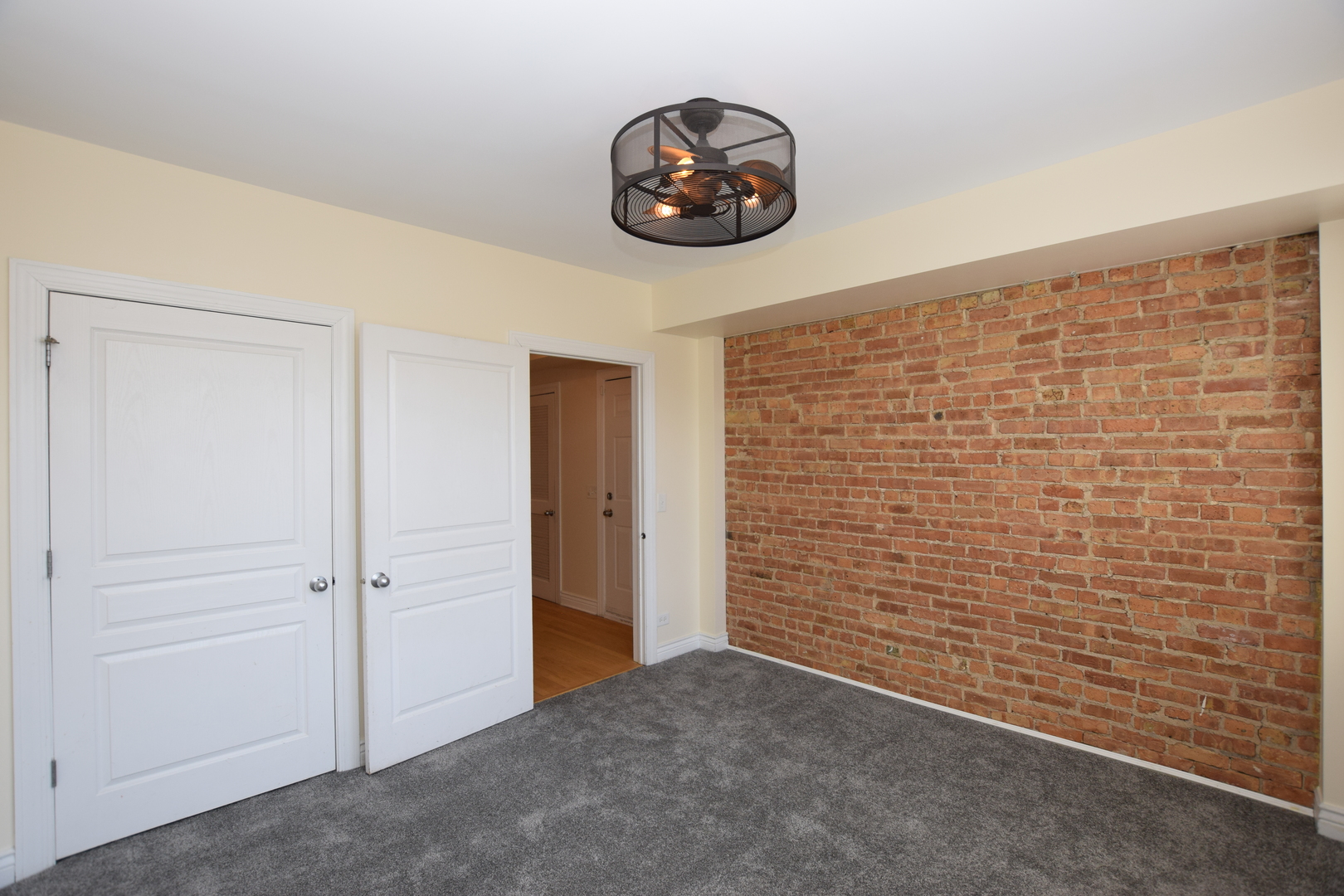 2840 West Glenlake Avenue Chicago IL 60659
