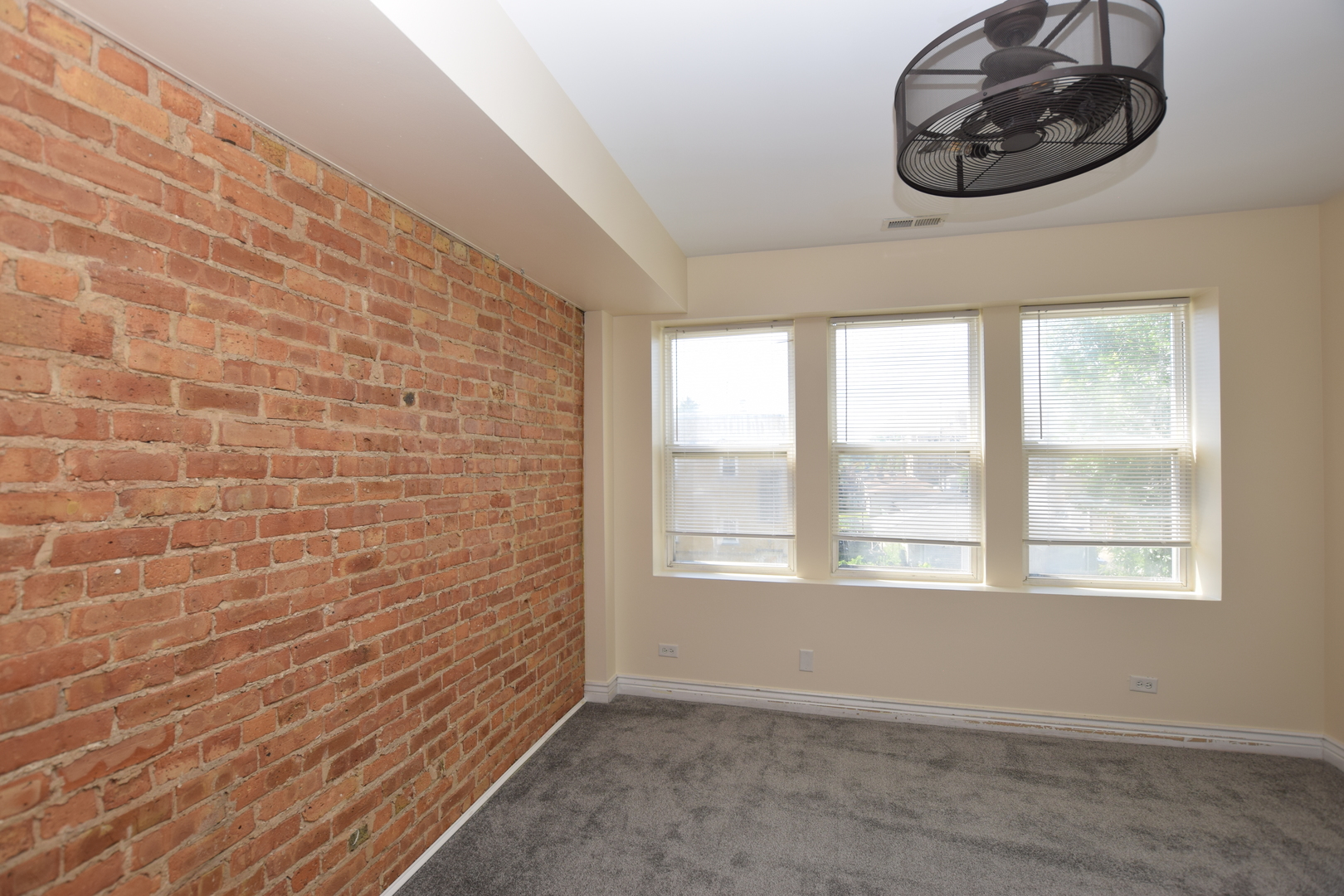 2840 West Glenlake Avenue Chicago IL 60659