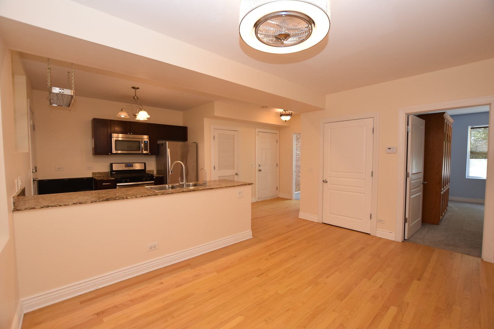 2840 West Glenlake Avenue Chicago IL 60659