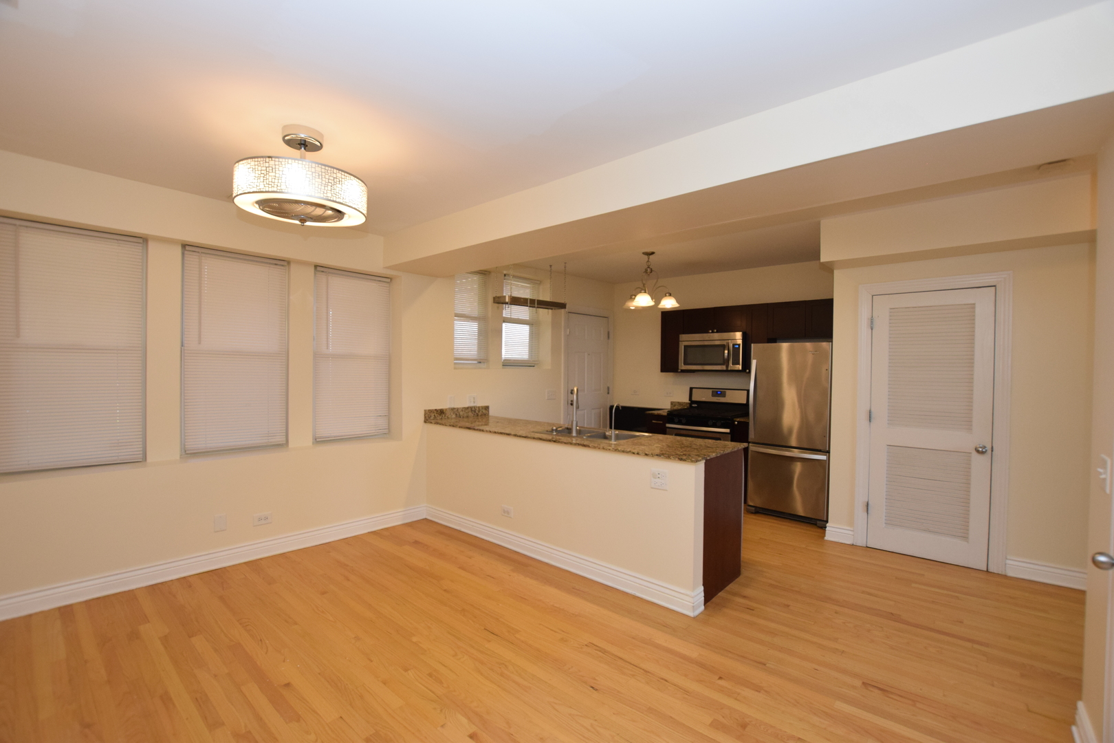2840 West Glenlake Avenue Chicago IL 60659