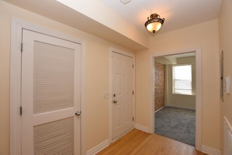 2840 West Glenlake Avenue Chicago IL 60659