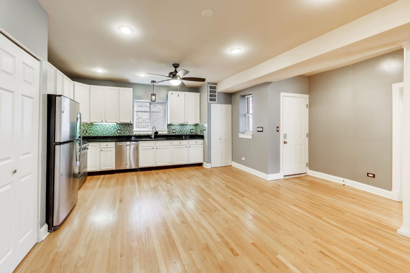 6813 North Lakewood Avenue Chicago IL 60626