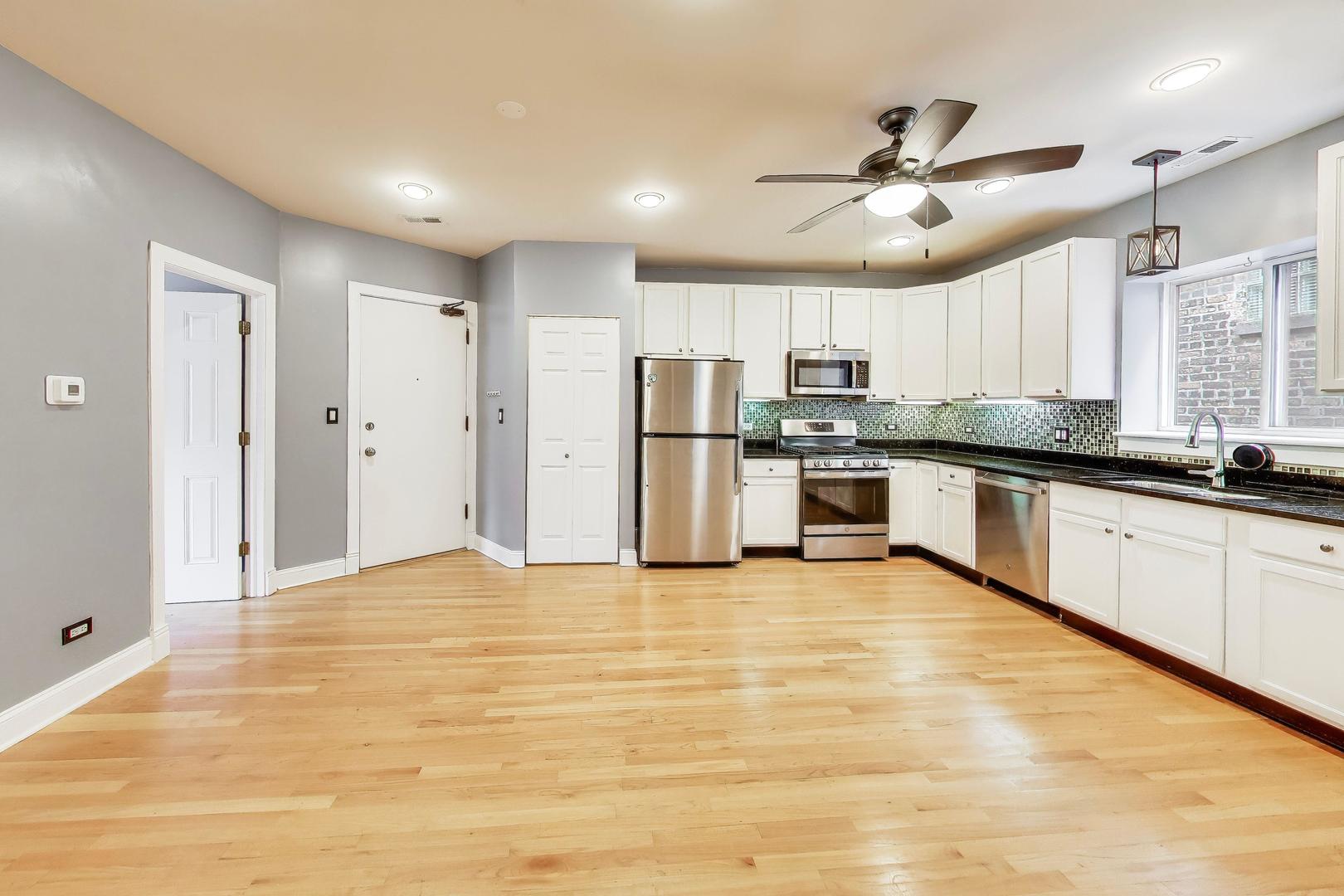 6813 North Lakewood Avenue Chicago IL 60626