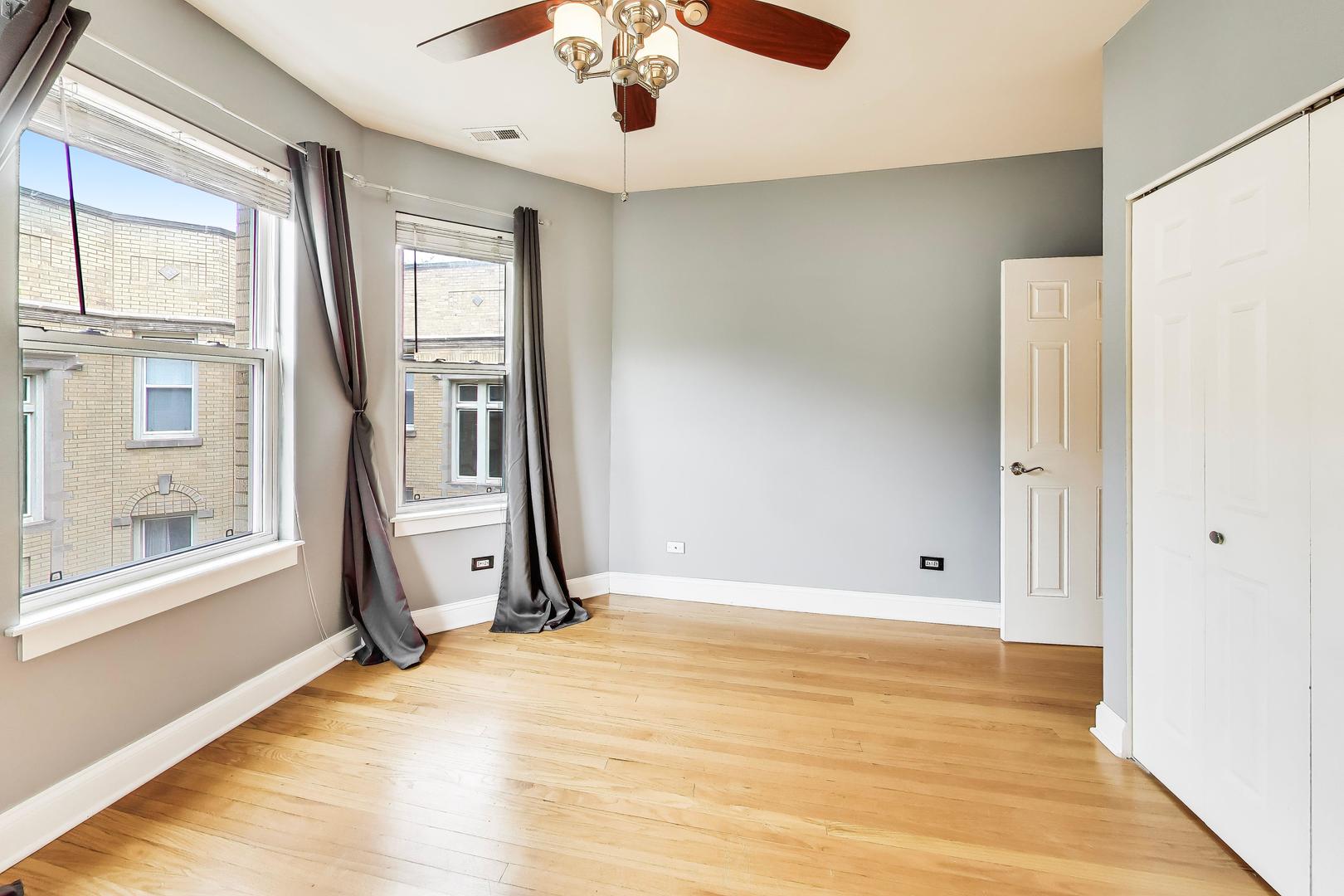 6813 North Lakewood Avenue Chicago IL 60626