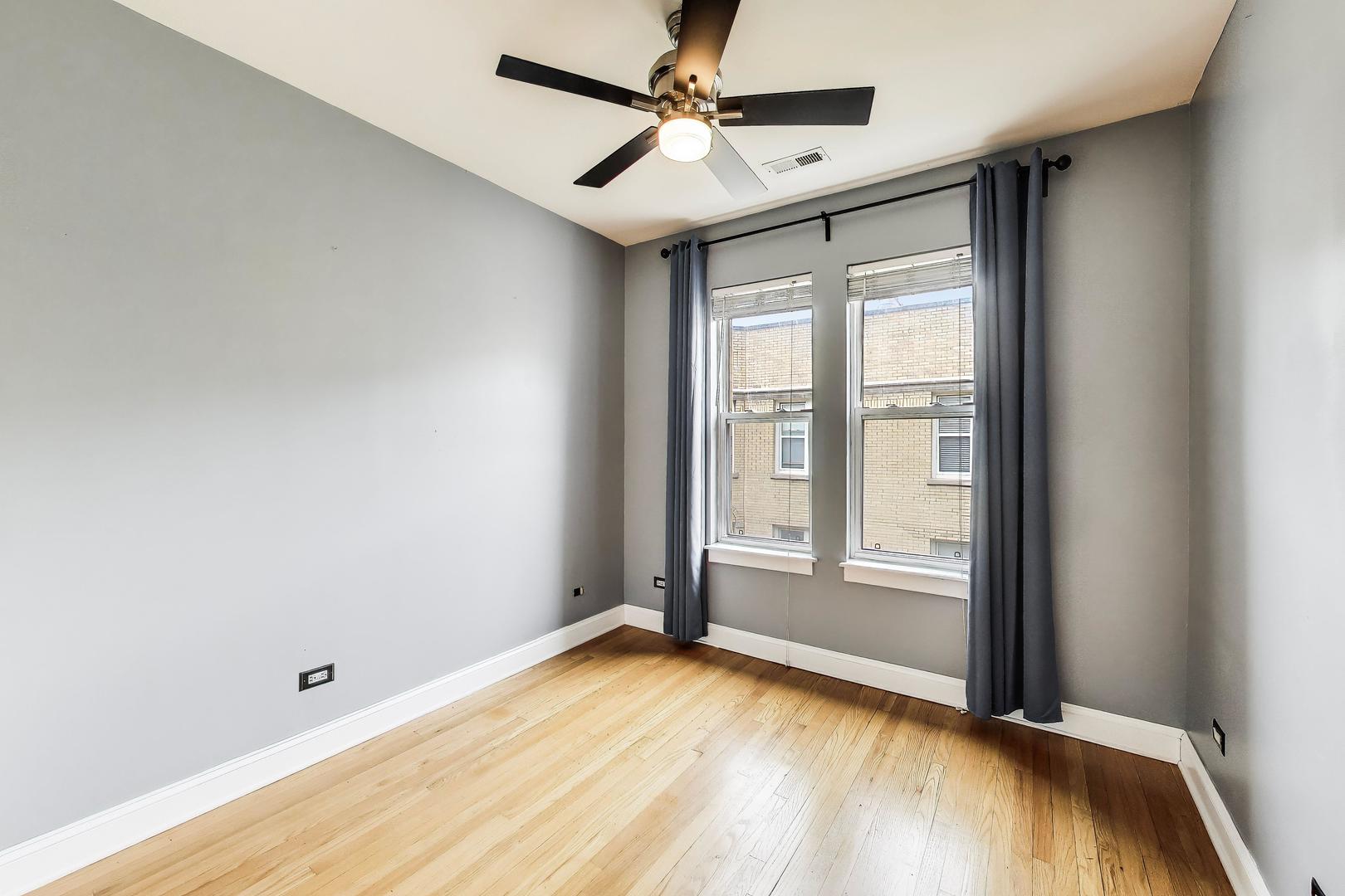 6813 North Lakewood Avenue Chicago IL 60626