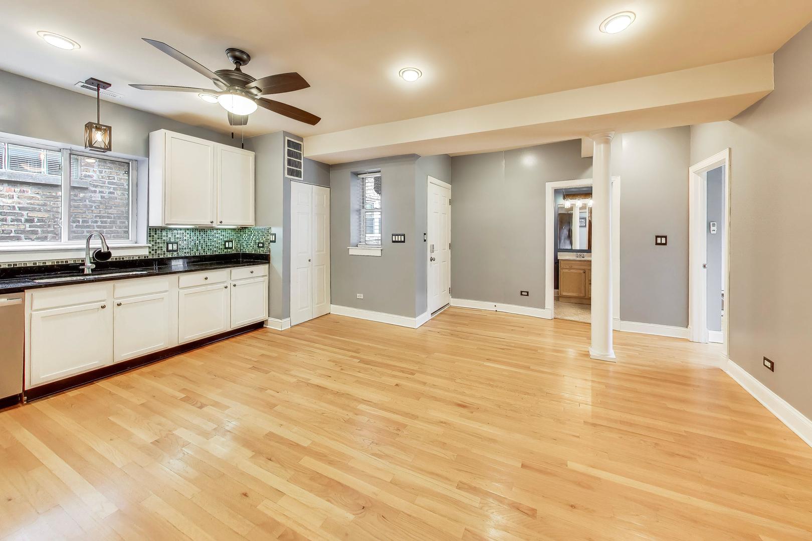 6813 North Lakewood Avenue Chicago IL 60626