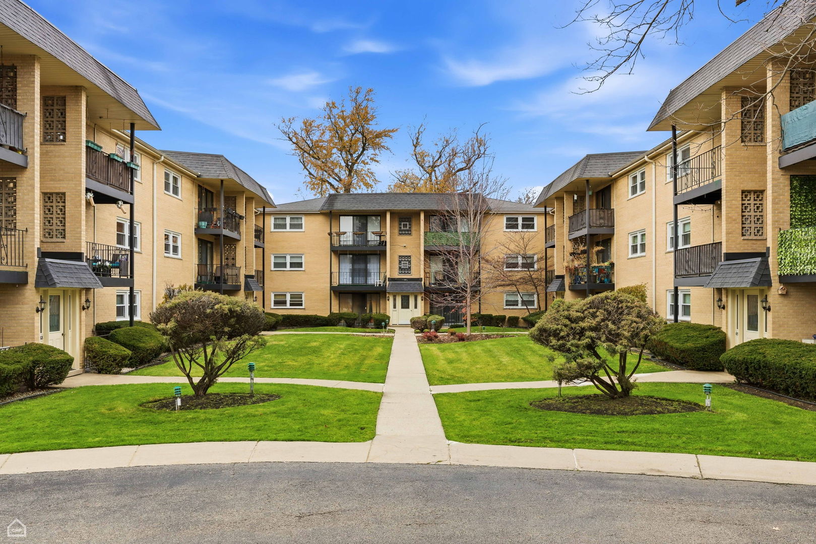 6568 West Roscoe Street Chicago IL 60634