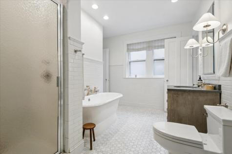 507 West Briar Place Chicago IL 60657