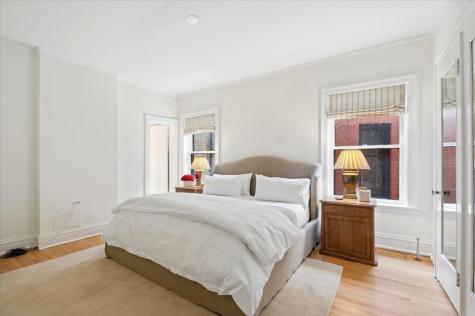 507 West Briar Place Chicago IL 60657