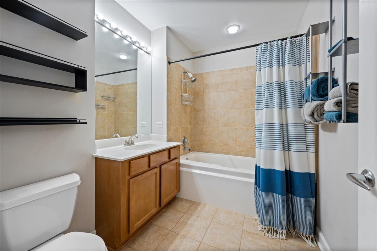 233 East 13th Street Chicago IL 60605