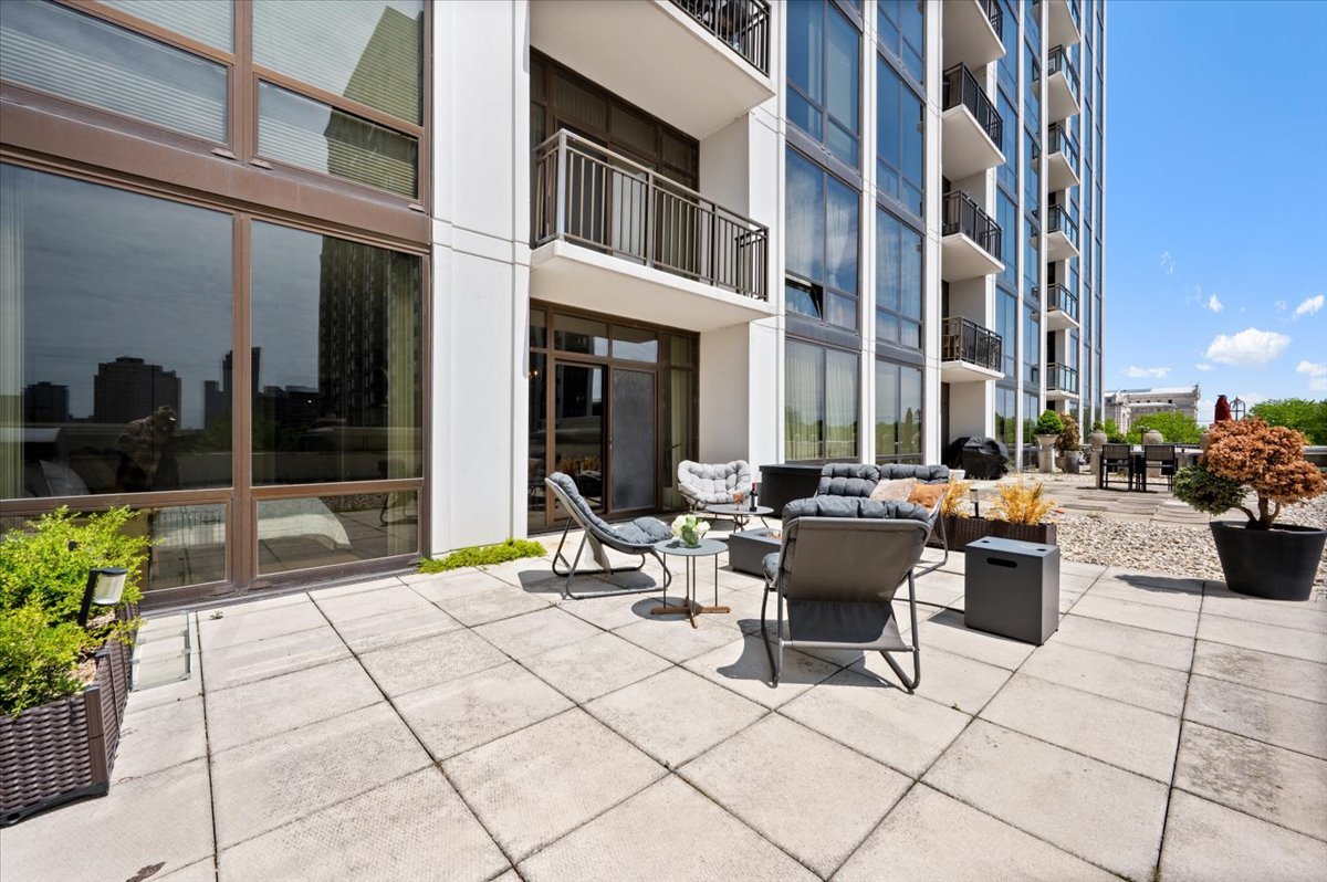 233 East 13th Street Chicago IL 60605