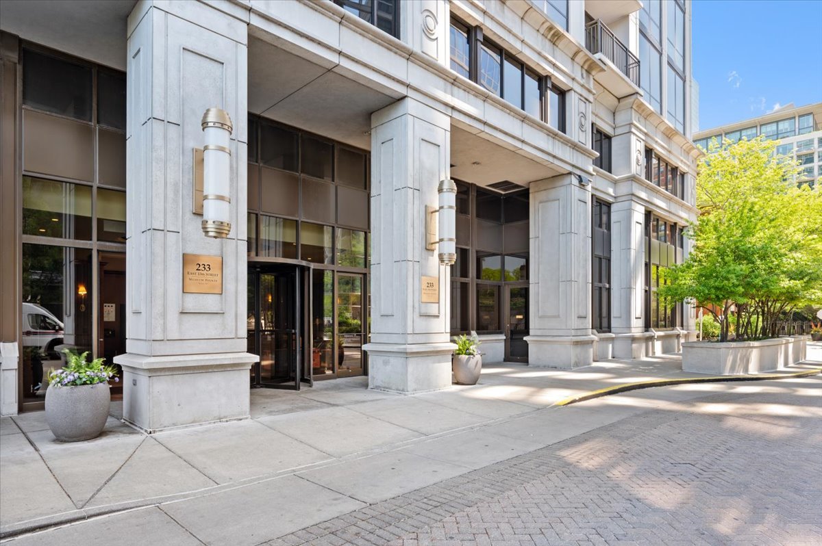 233 East 13th Street Chicago IL 60605