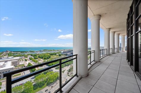 233 East 13th Street Chicago IL 60605