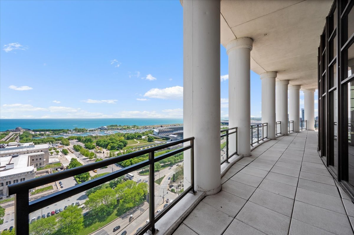 233 East 13th Street Chicago IL 60605