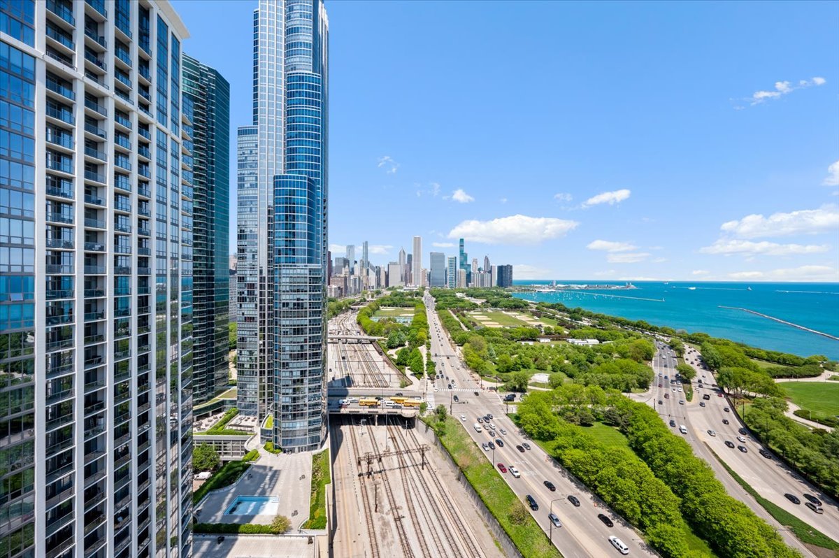233 East 13th Street Chicago IL 60605