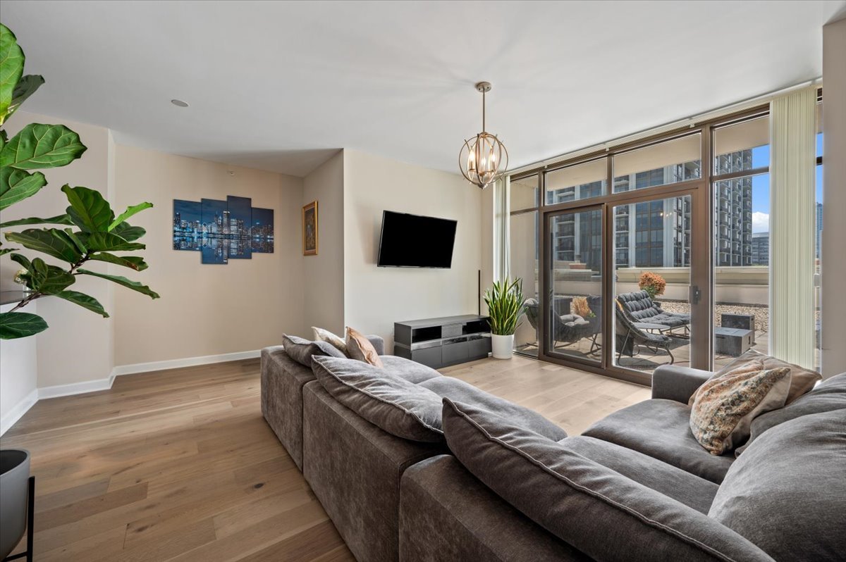 233 East 13th Street Chicago IL 60605