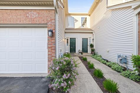 2247 Stoughton Drive Aurora IL 60502
