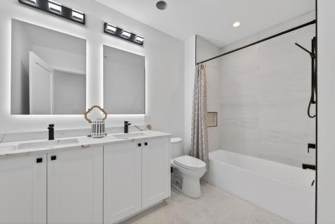1347 West Grand Avenue Chicago IL 60642