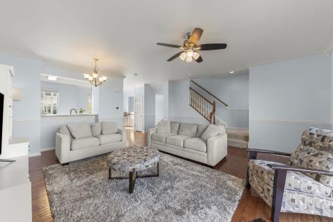 341 North Commerce Street Aurora IL 60504