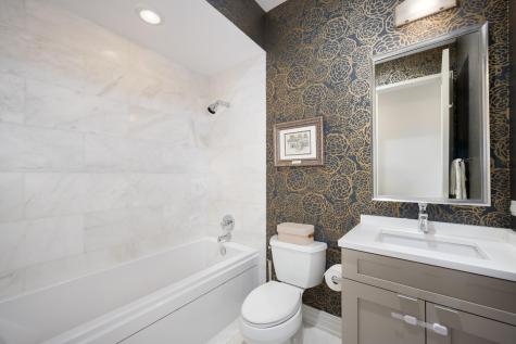 2755 North Lakewood Avenue Chicago IL 60614