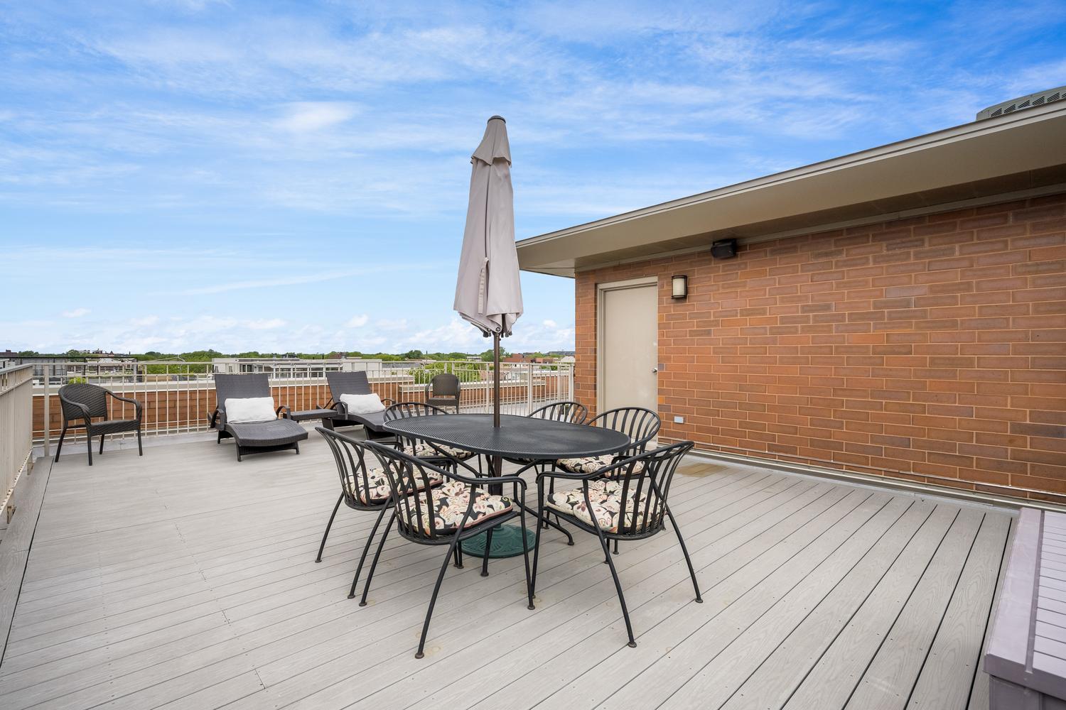 2755 North Lakewood Avenue Chicago IL 60614