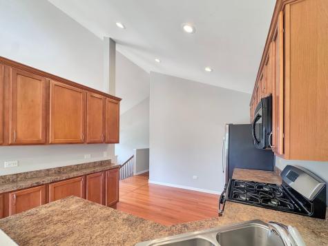 3381 Cameron Drive Elgin IL 60124