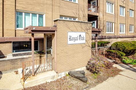 10048 South Pulaski Avenue Oak Lawn IL 60453