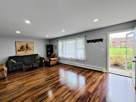 1113 Holiday Lane Des Plaines IL 60016