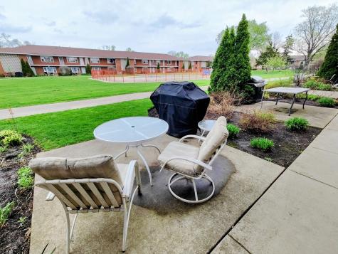 1113 Holiday Lane Des Plaines IL 60016