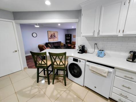 1113 Holiday Lane Des Plaines IL 60016