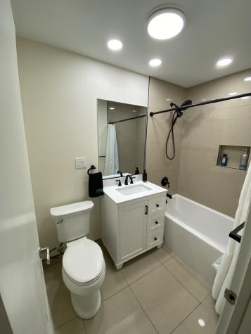 1113 Holiday Lane Des Plaines IL 60016