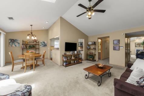 2865 Meadow Lane Schaumburg IL 60193