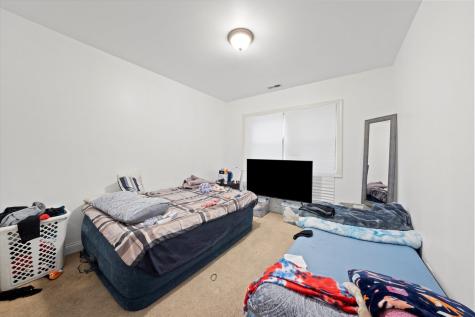 6835 South Cornell Avenue Chicago IL 60649