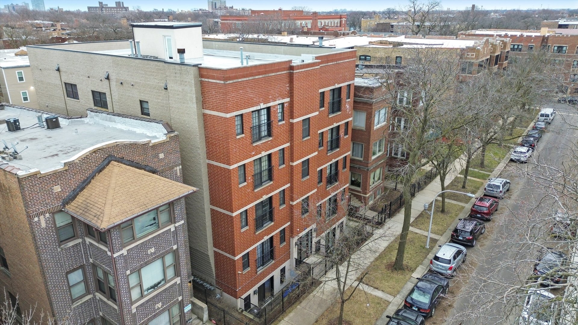 6835 South Cornell Avenue Chicago IL 60649