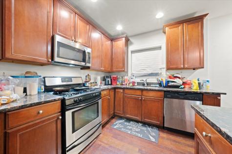 6835 South Cornell Avenue Chicago IL 60649